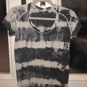 Lululemon top like new!!